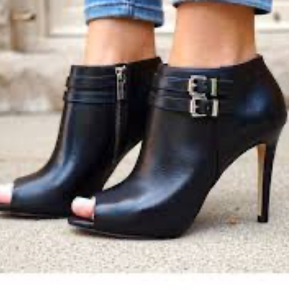 Michael Kors 💯 authentic leather 👠 size 7 real and soft leather. - Picture 8 of 8